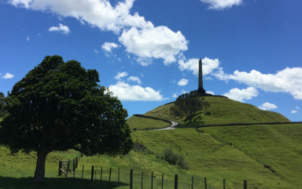 英语小山怎么读hill
,小山英语怎么说读图2