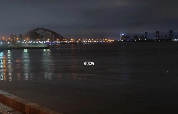 夜里看海是什么意思