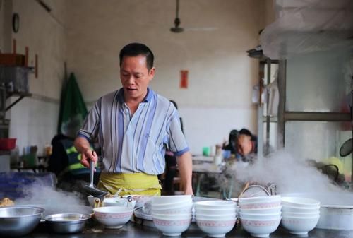 做早餐午餐加晚餐的饭店起个什么名字好听