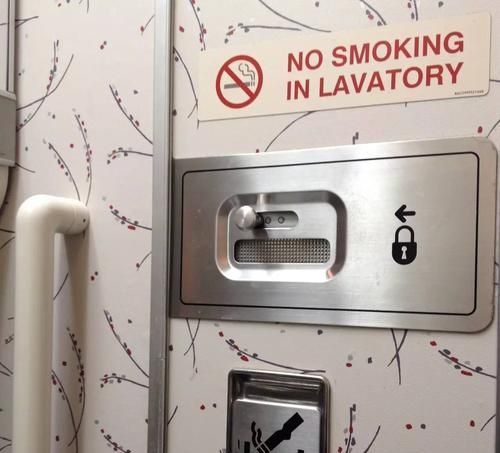 lavatory 什么意思